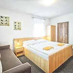 U Jeraba - Komplex A 2* Horni Vestonice