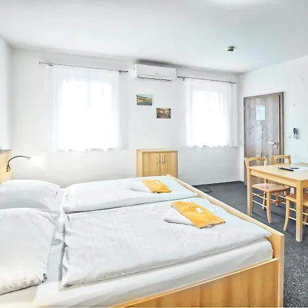 Konukevi U Jeraba - Komplex A Horni Vestonice